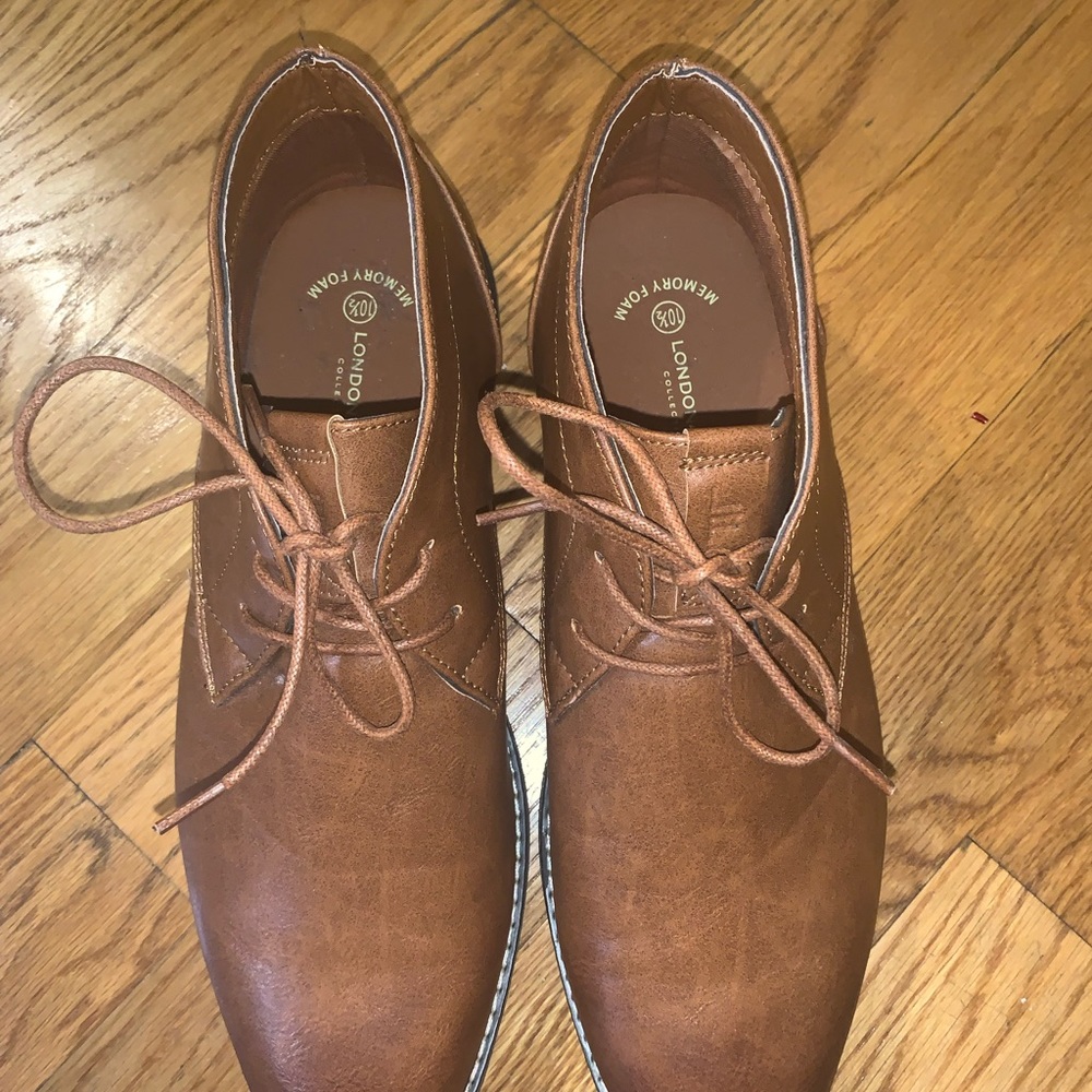 Men’s size 10.5 London Fog formal shoes. Worn once. Color brown